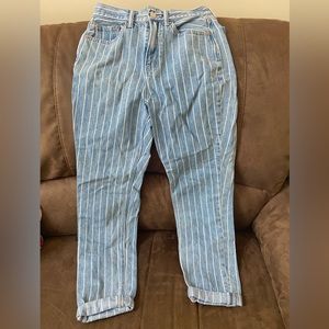 American Eagle Striped Mom Jeans; 00
